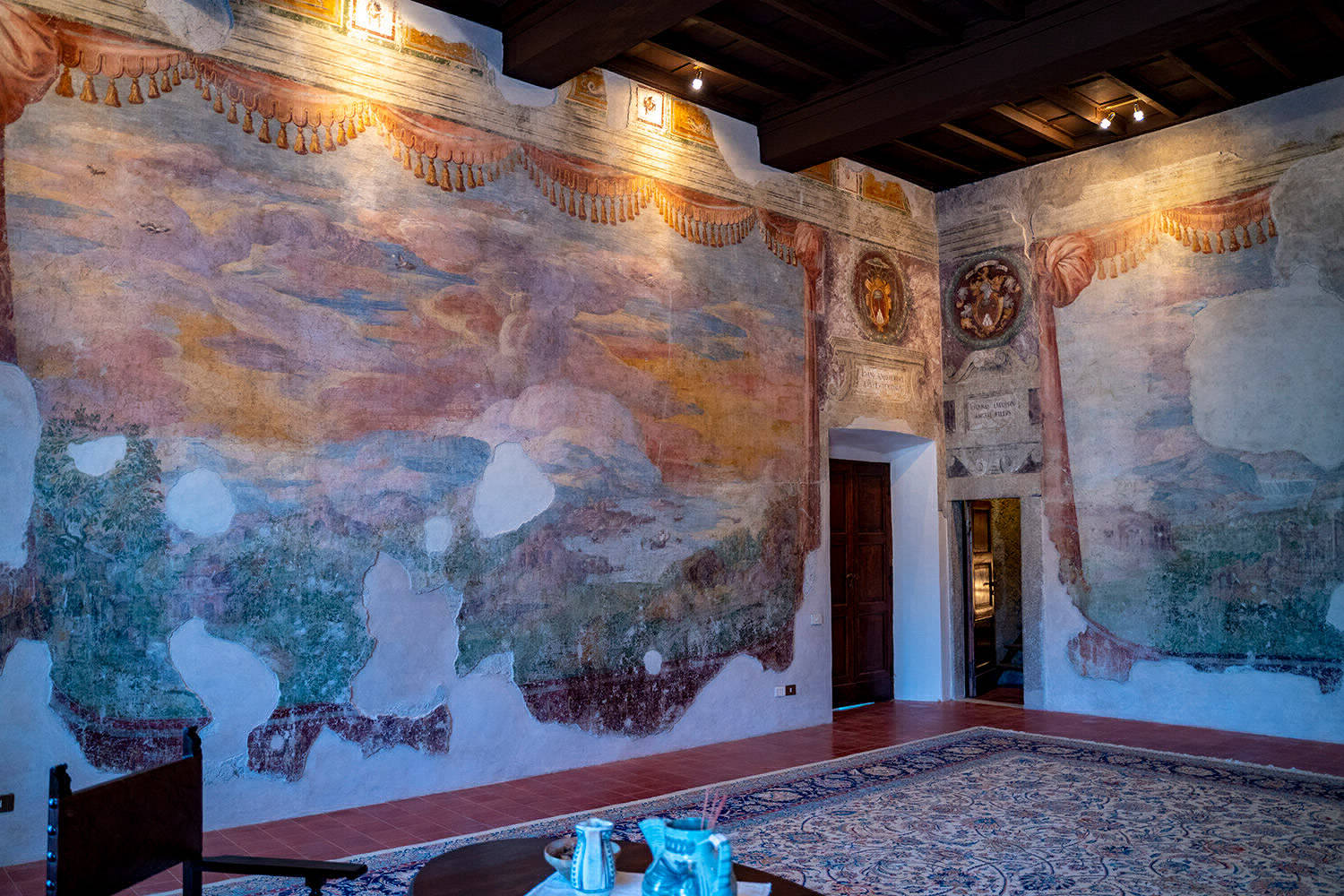 Sala dei Cardinali - affresco - Castello Orsini-Cesi -Borghese ospitalità, cultura al centro dell'antico borgo.
