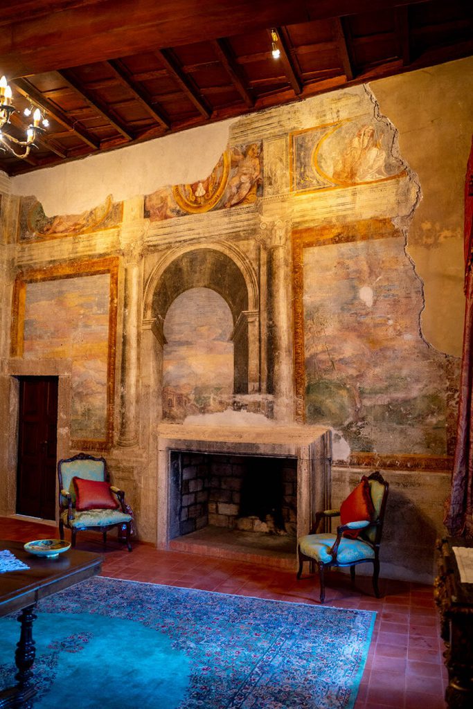 Castello Orsini-Cesi -Borghese ospitalità, cultura al centro dell'antico borgo.