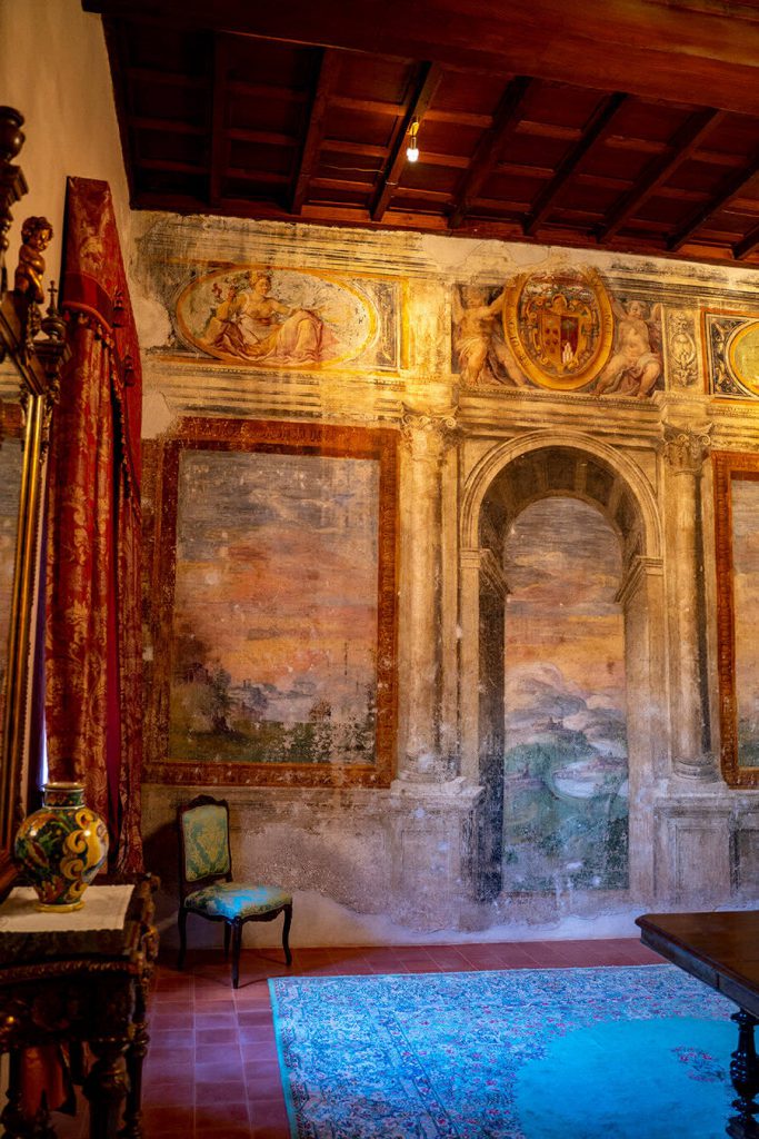 Castello Orsini-Cesi -Borghese ospitalità, cultura al centro dell'antico borgo.