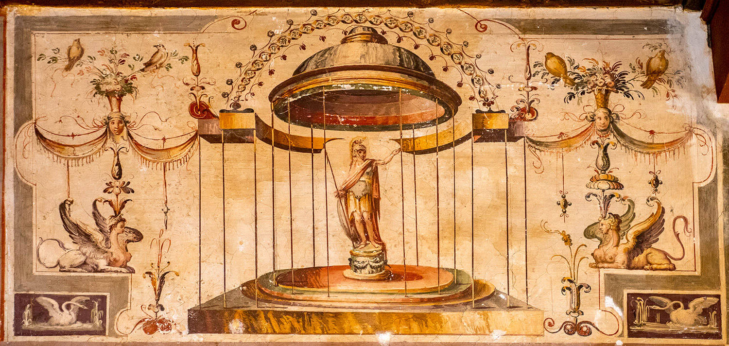 Affresco rappresentante il dio MarteCastello Orsini-Cesi -Borghese ospitalità, cultura al centro dell'antico borgo.